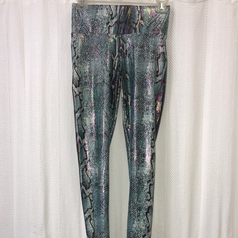 Cute Booty Lounge Slick Snake print leggings